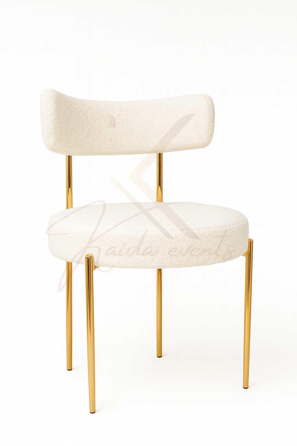 Chaise en bouclette crème et pieds dorés